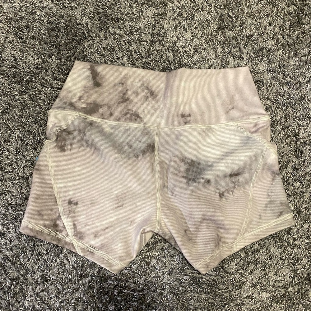 FLEO Tie-Dye High-Waisted Shorts